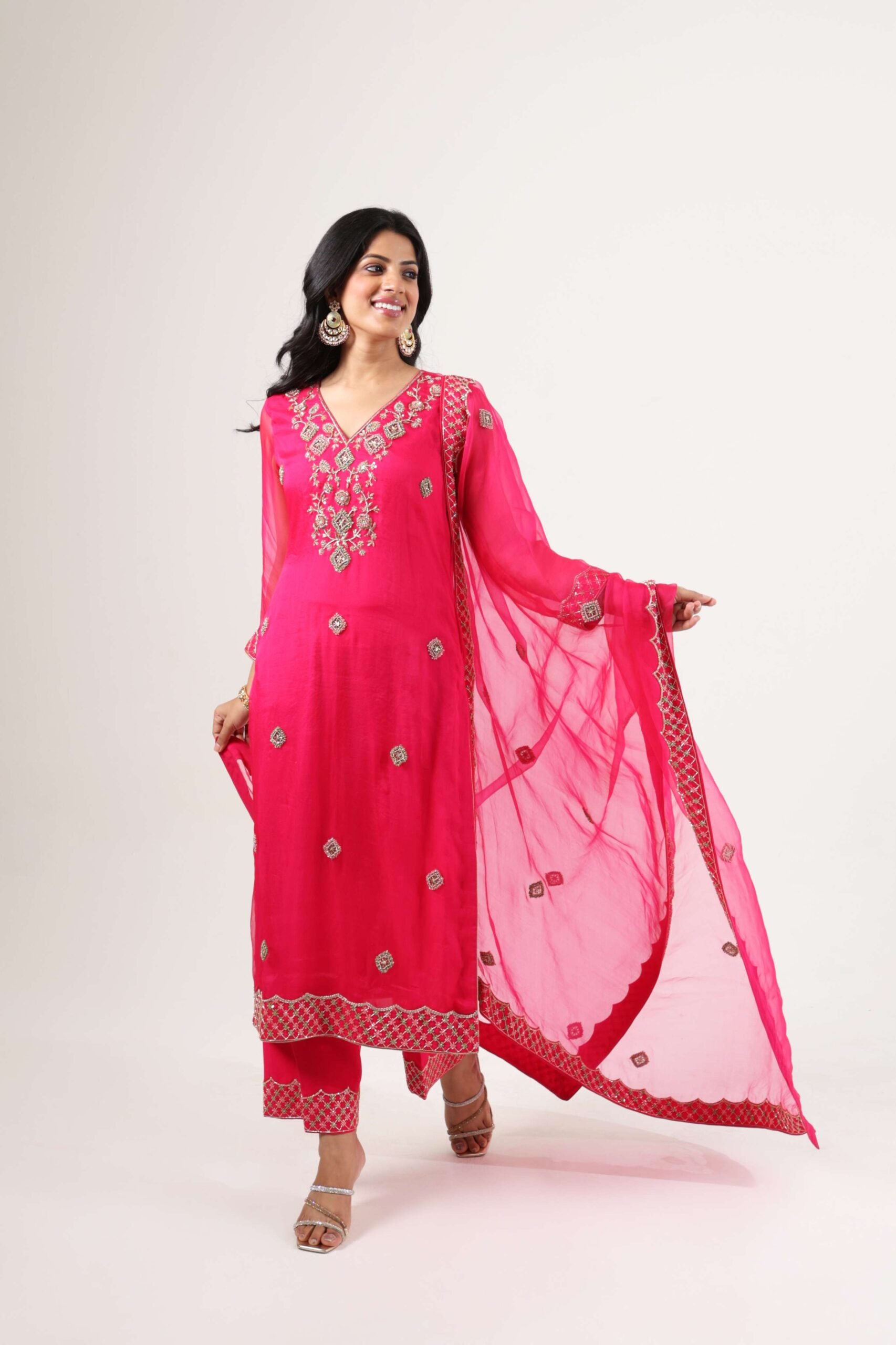 Shaheen suit image 3