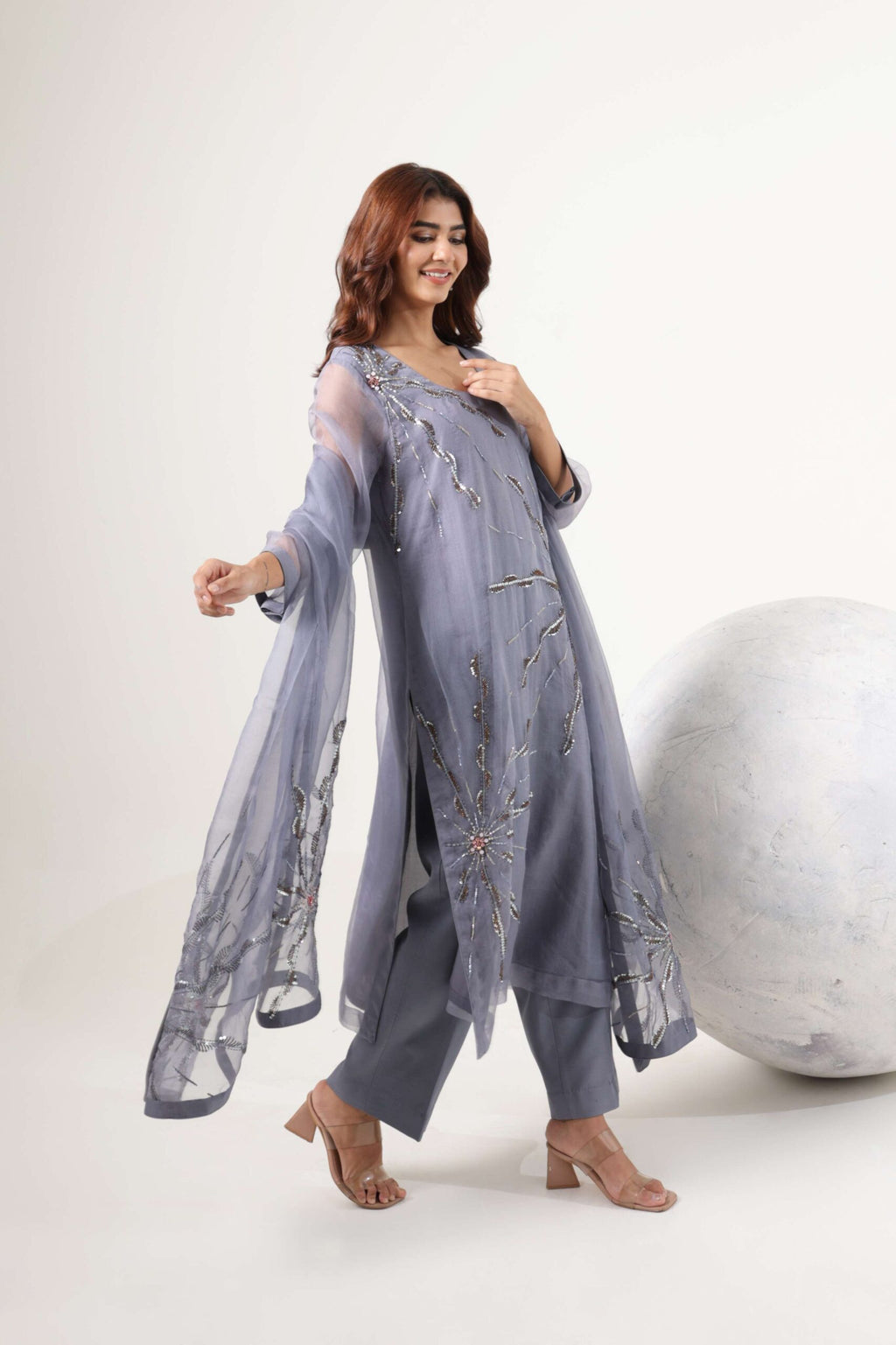 Aaliya suit image 4