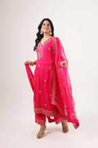 Shaheen suit image 0