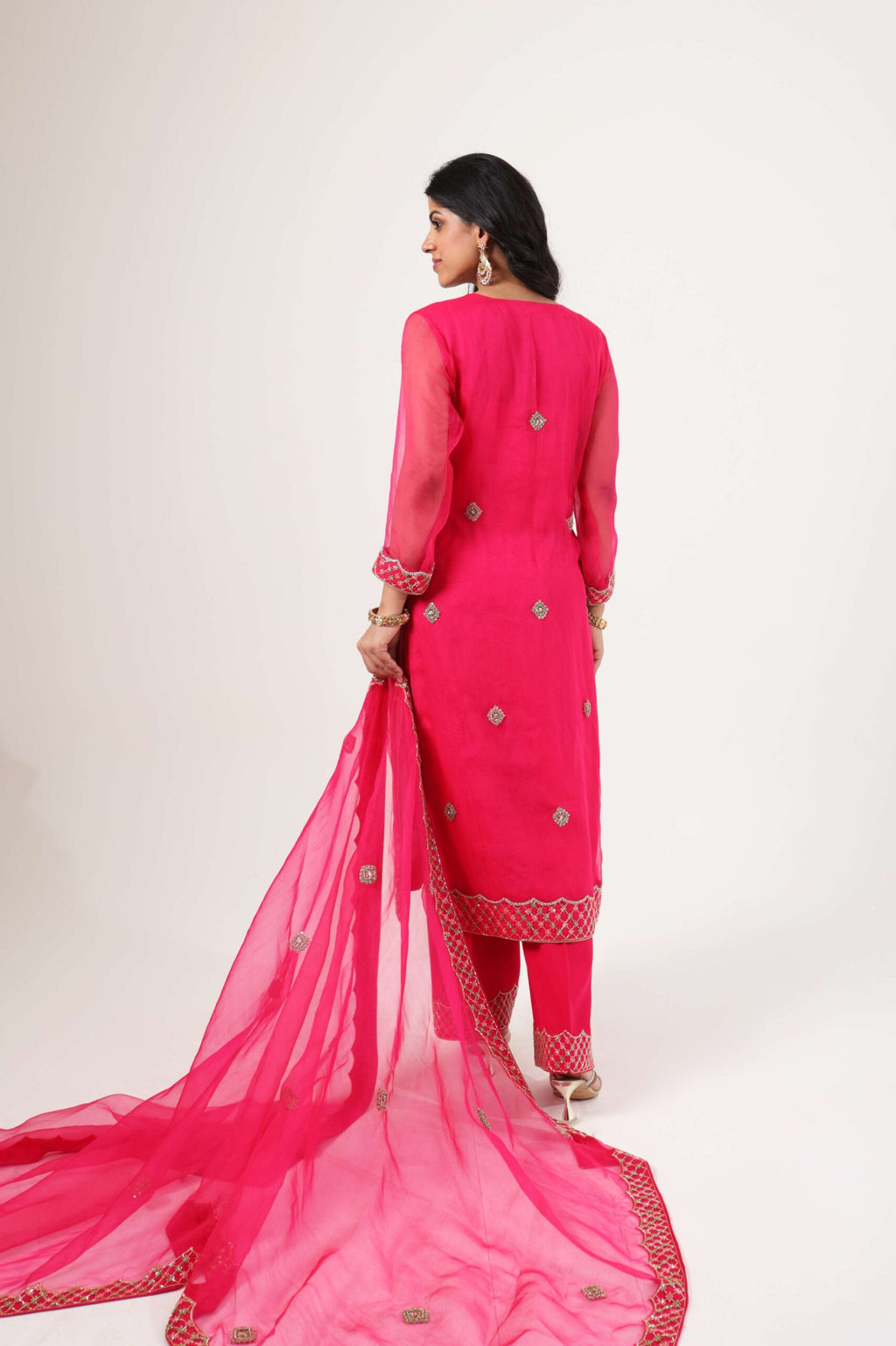 Shaheen suit image 2